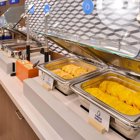 홀리데이 인 익스프레스 호텔 앤 스위트 플로레스빌 Floresville 외부 사진